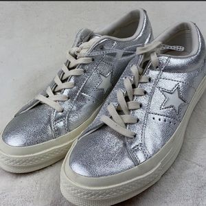 Converse sneakers size 8